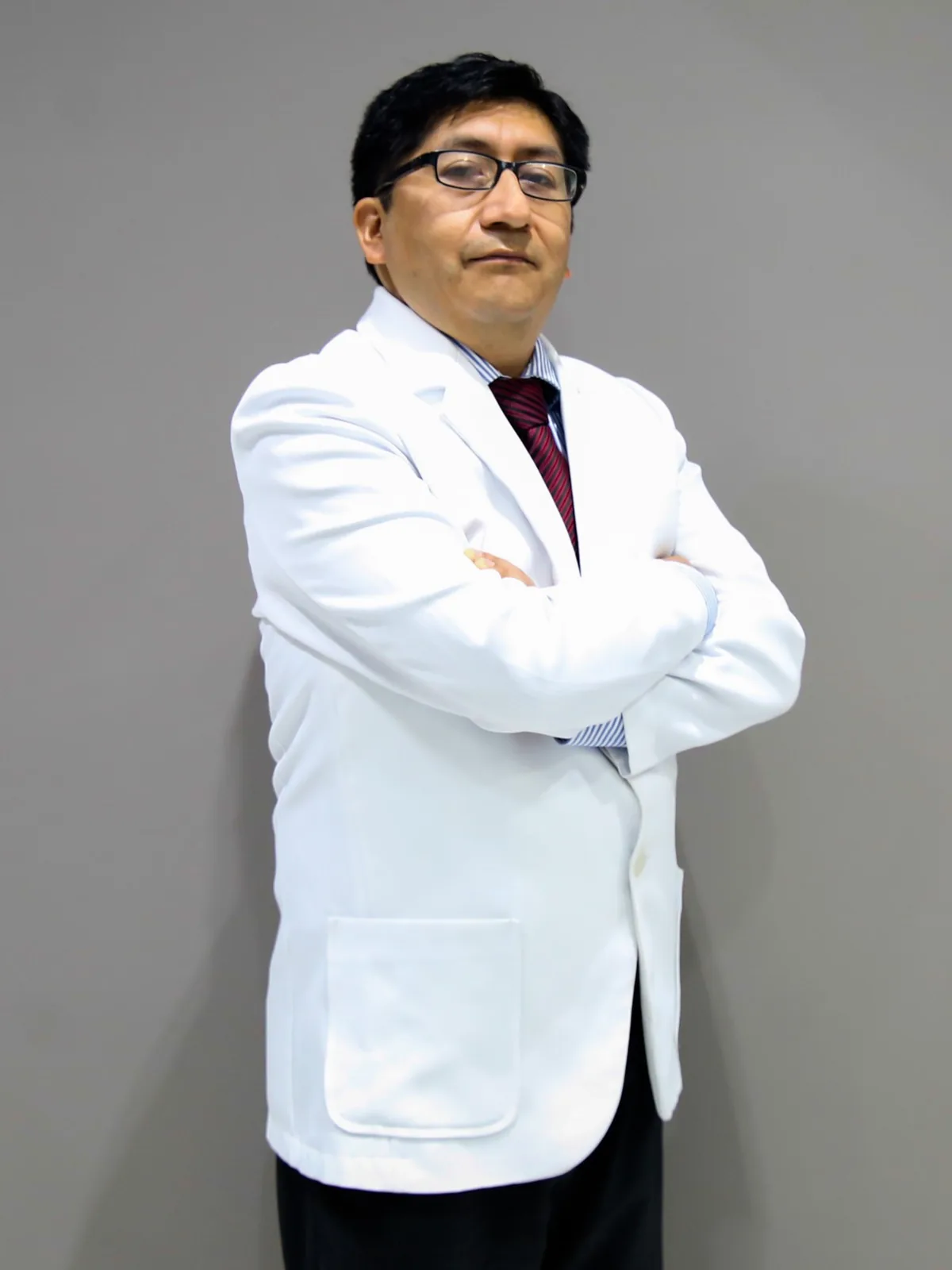 Retrato profesional del Dr. Juan Corral
